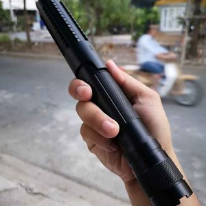 den-laser-821-gia-re