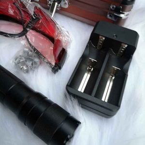 den-laser-821-gia-re
