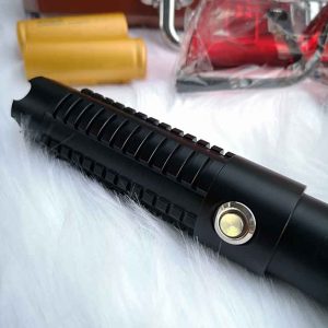 den-laser-821-gia-re