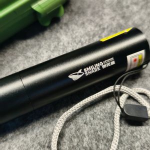 den-pin-uv-giam-dinh-cam-tay-sd-0112